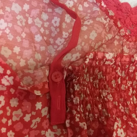 Red Floral Adjustable Strap Blouse - Picture 3 of 5